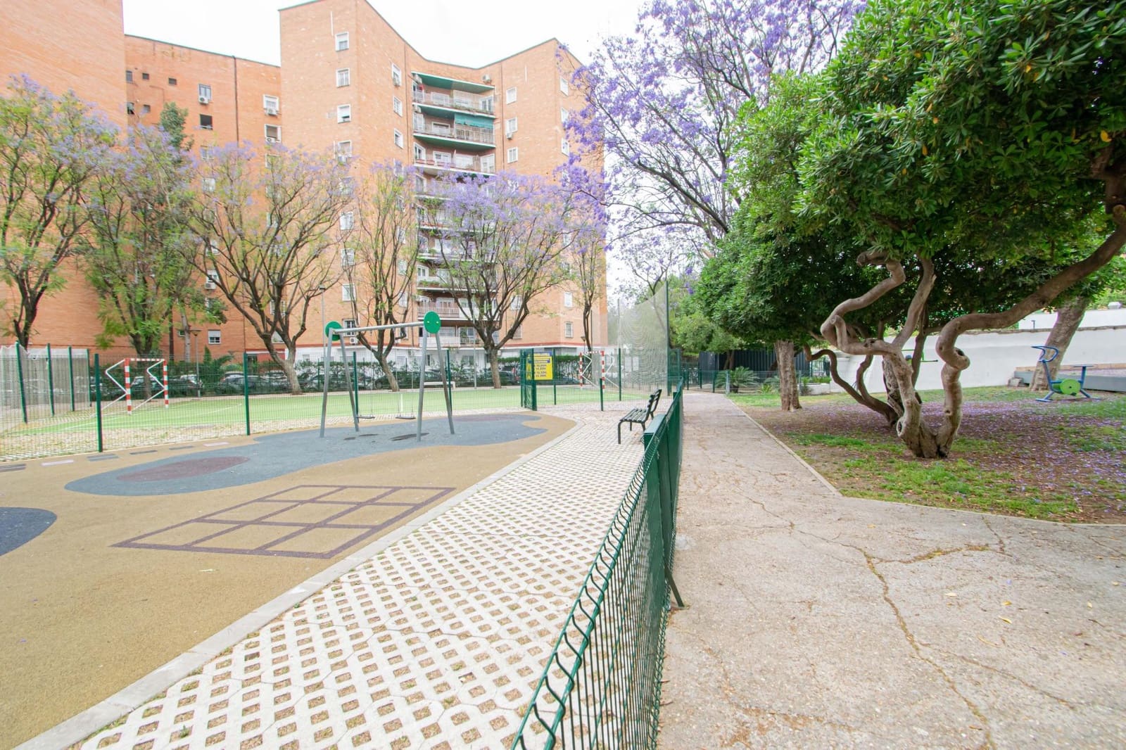 5 bedroom Flat for sale in Seville city with garage - € 495,000 (Ref: 9726713)