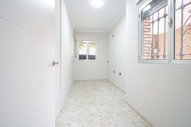 4 Zimmer Haus zu verkaufen in Sevilla Stadt mit Garage - 595.000 € (Ref: 9726715)