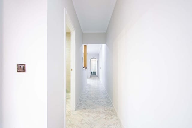 Casa de 5 habitaciones en Sevilla ciudad en venta con garaje - 595.000 € (Ref: 9726715)