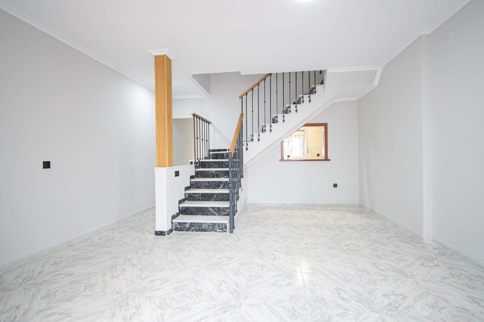 5 chambre Maison de Ville à vendre à Seville ville avec garage - 575 000 € (Ref: 9726715)