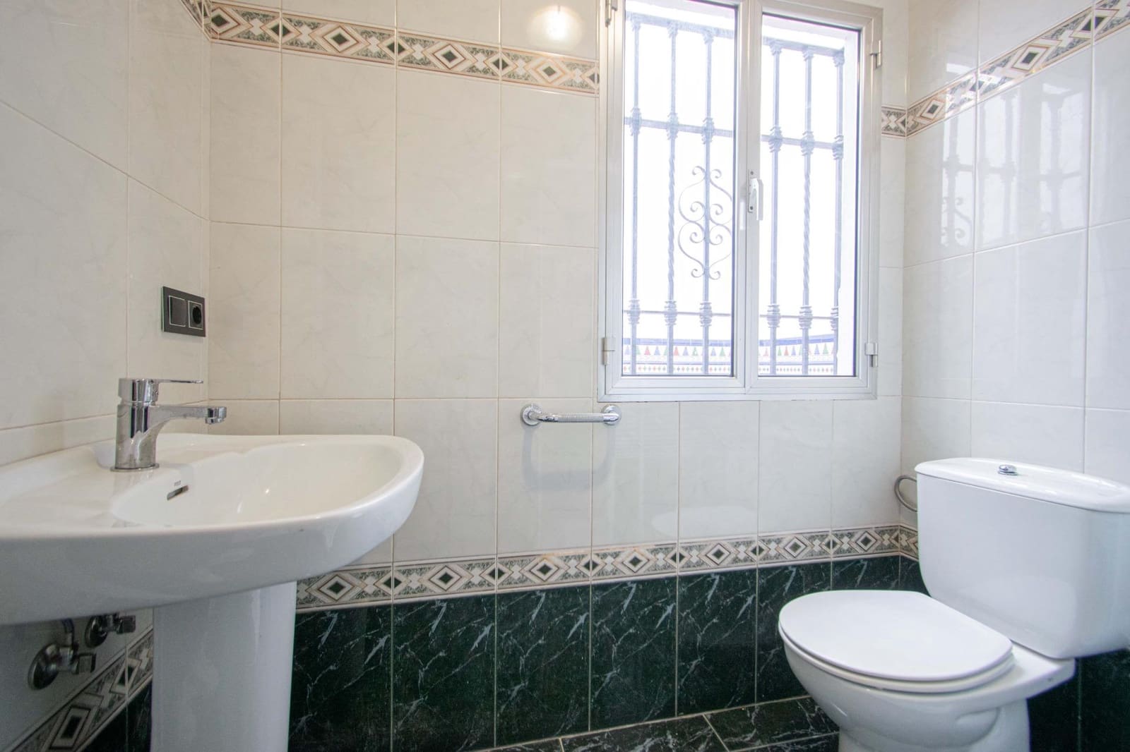 5 chambre Maison de Ville à vendre à Seville ville avec garage - 575 000 € (Ref: 9726715)
