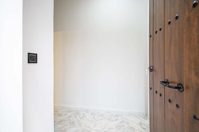 Casa de 5 habitaciones en Sevilla ciudad en venta con garaje - 575.000 € (Ref: 9726715)