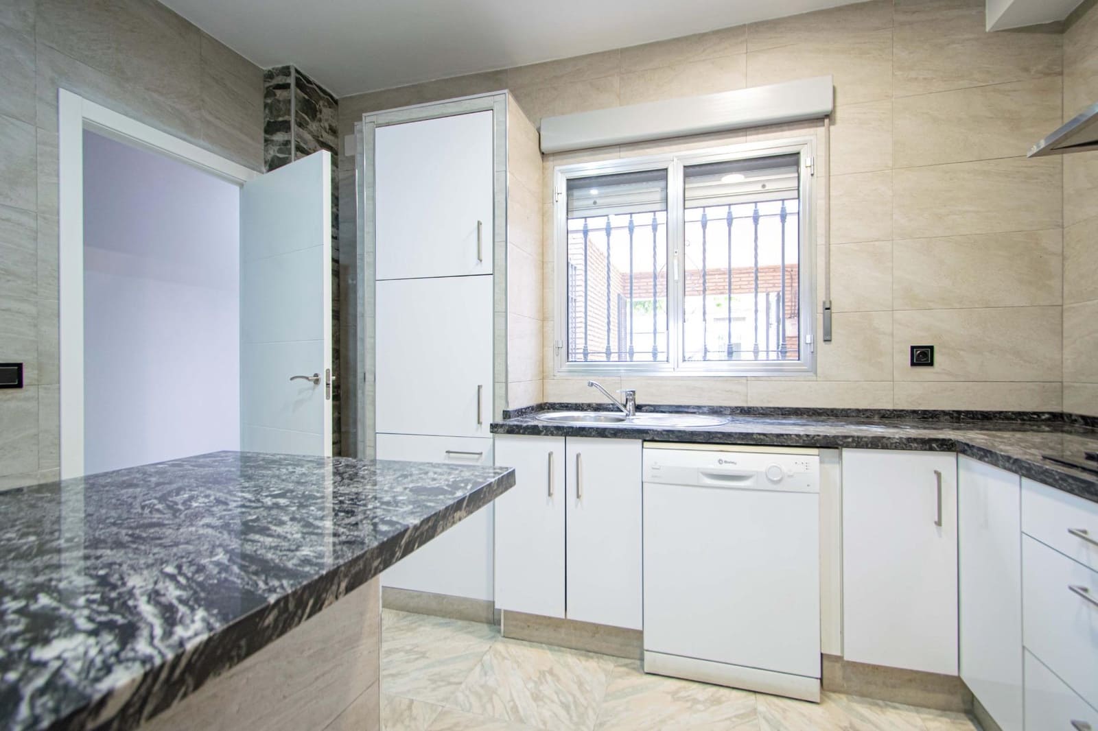5 chambre Maison de Ville à vendre à Seville ville avec garage - 575 000 € (Ref: 9726715)