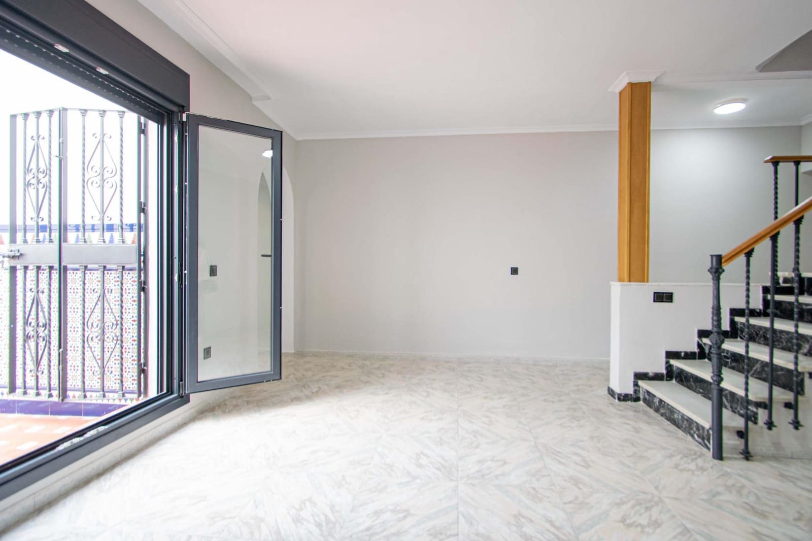 5 chambre Maison de Ville à vendre à Seville ville avec garage - 575 000 € (Ref: 9726715)