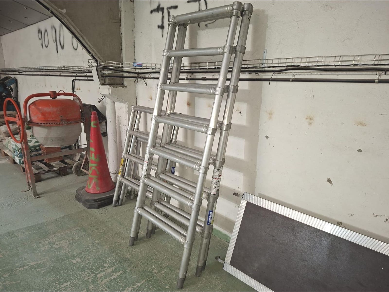 Business for sale in La Rinconada - € 329,000 (Ref: 9732203)