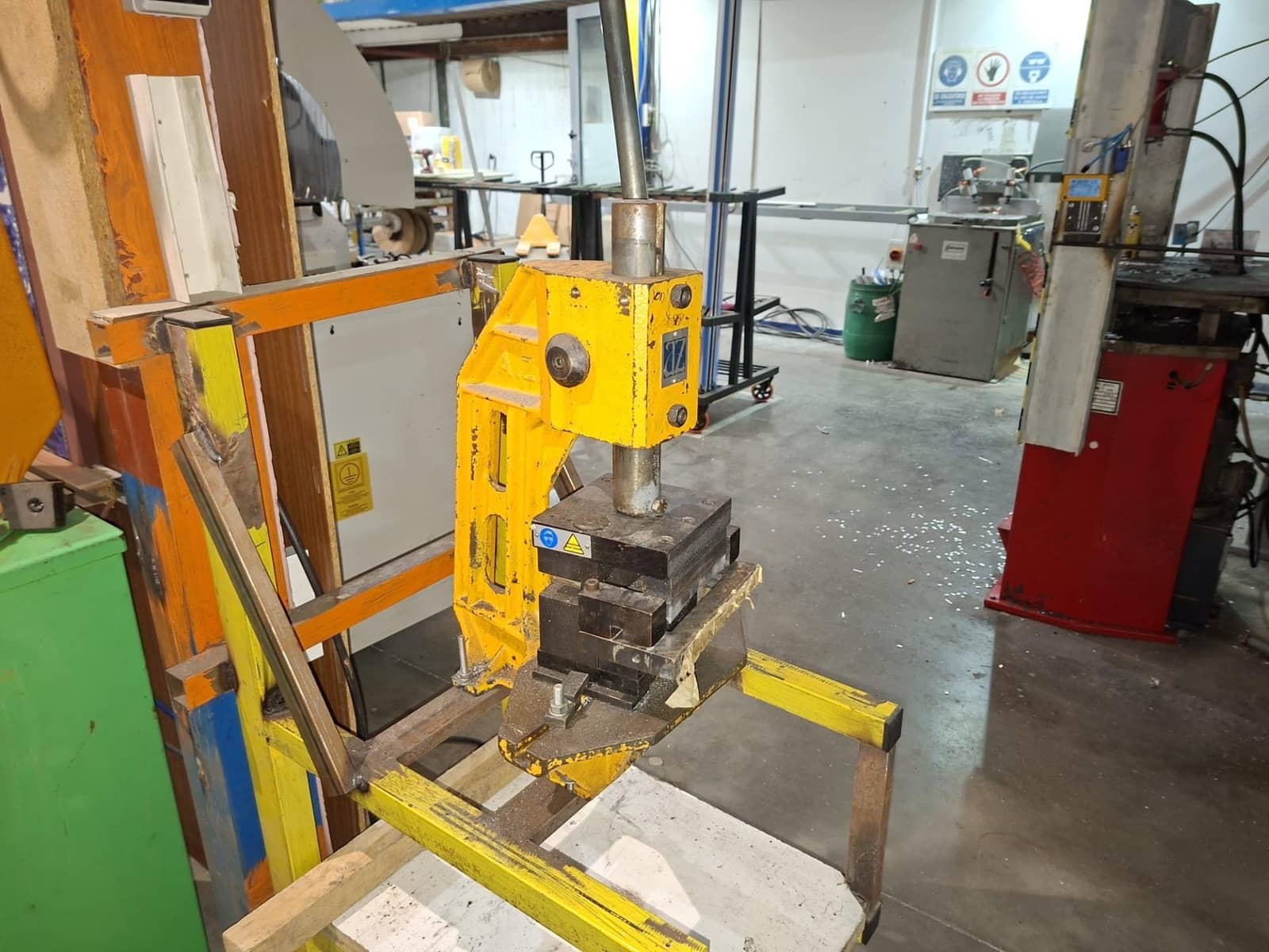 Business for sale in La Rinconada - € 329,000 (Ref: 9732203)