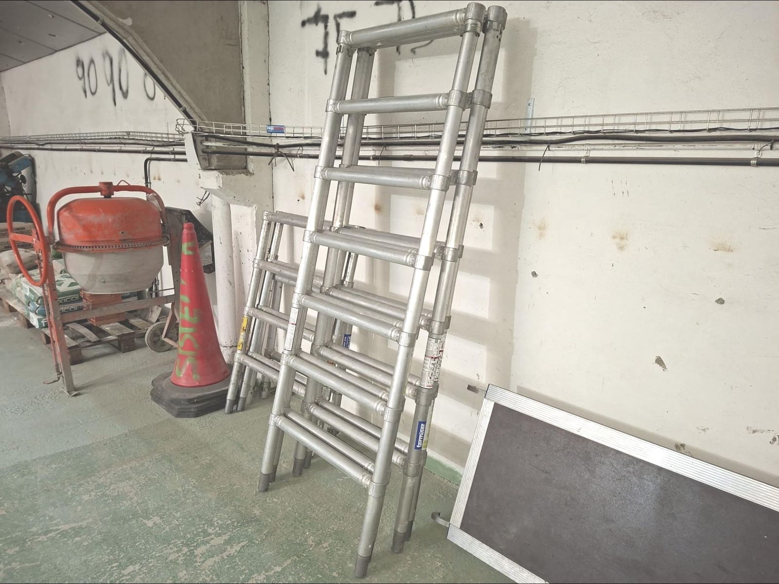 Business for sale in La Rinconada - € 315,840 (Ref: 9732203)