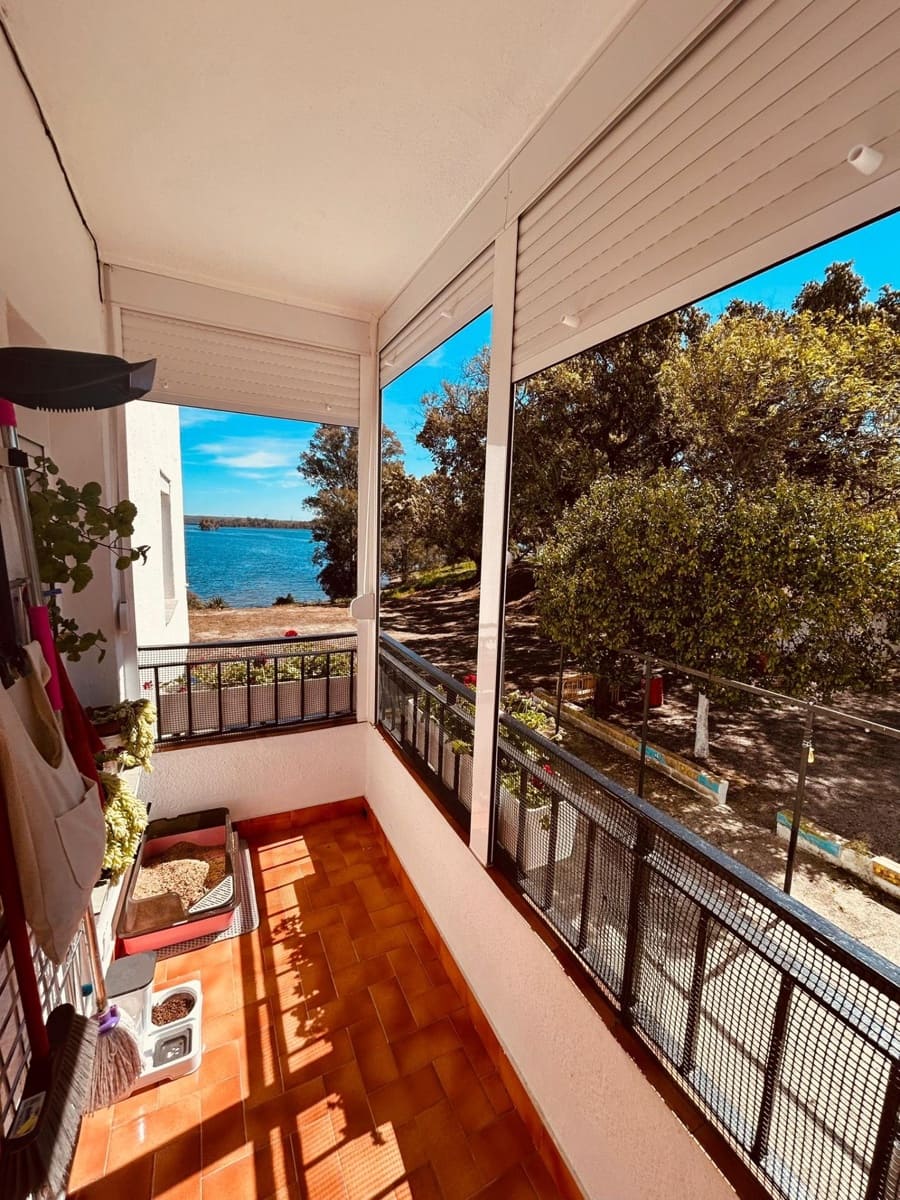 2 bedroom Flat for sale in Guillena with pool - € 85,000 (Ref: 9732204)