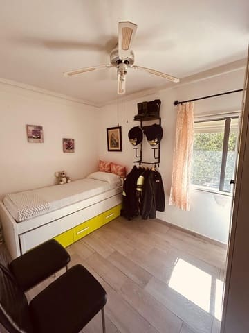 2 slaapkamer Flat te koop in Guillena met zwembad - € 80.000 (Ref: 9732204)