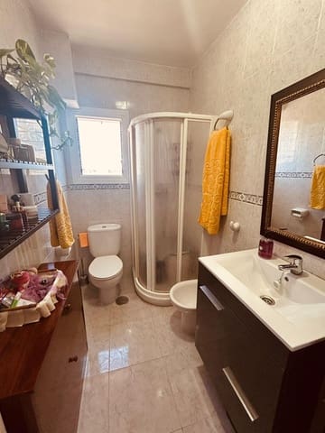 2 slaapkamer Flat te koop in Guillena met zwembad - € 80.000 (Ref: 9732204)