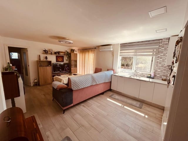 2 slaapkamer Flat te koop in Guillena met zwembad - € 80.000 (Ref: 9732204)