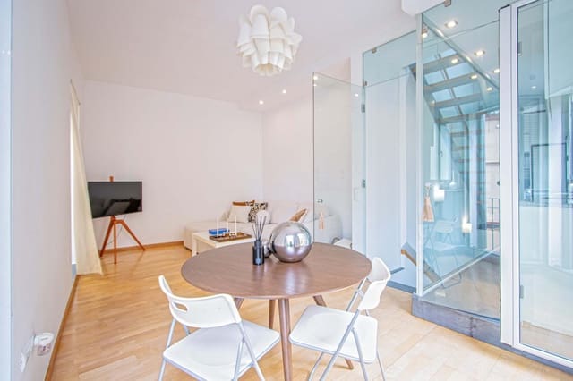 2 makuuhuone Omakotitalo myytävänä paikassa Feria, Sevilla kaupunki mukana 
autotalli - 480 000 € (Ref: 9733939)