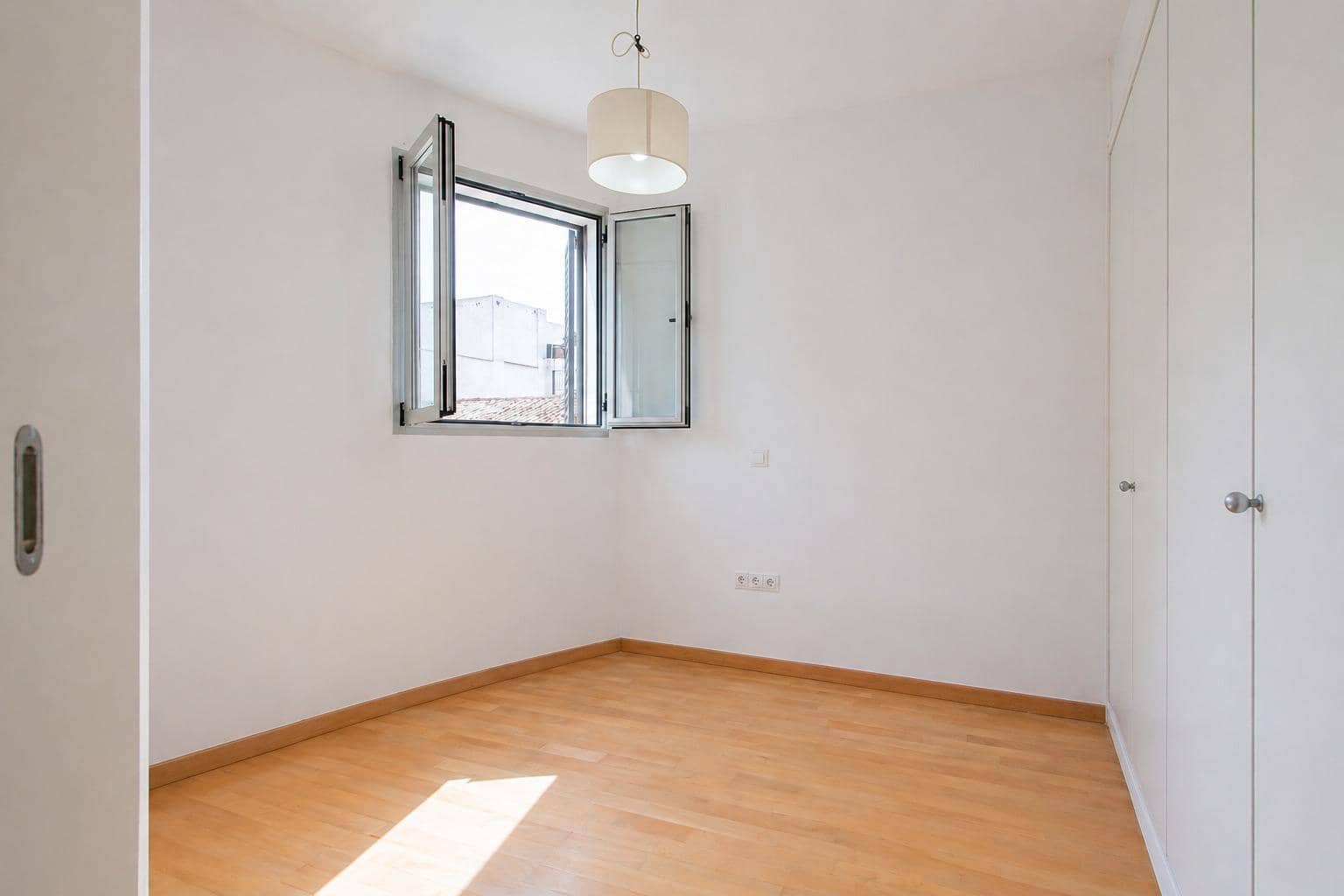 2 bedroom Townhouse for sale in Seville city with garage - € 450,000 (Ref: 9733939)