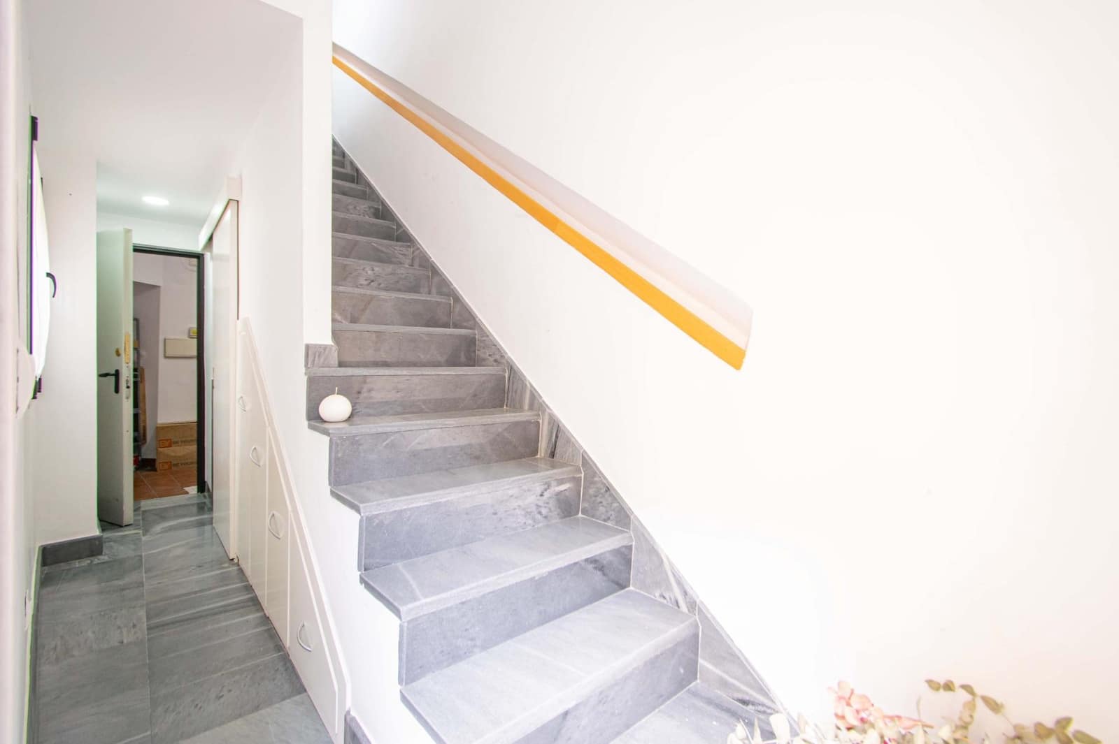 2 bedroom Townhouse for sale in Seville city with garage - € 450,000 (Ref: 9733939)