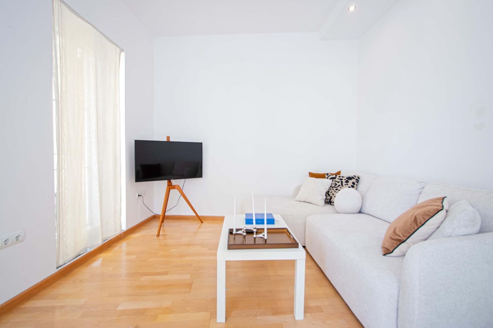 2 bedroom Townhouse for sale in Seville city with garage - € 450,000 (Ref: 9733939)
