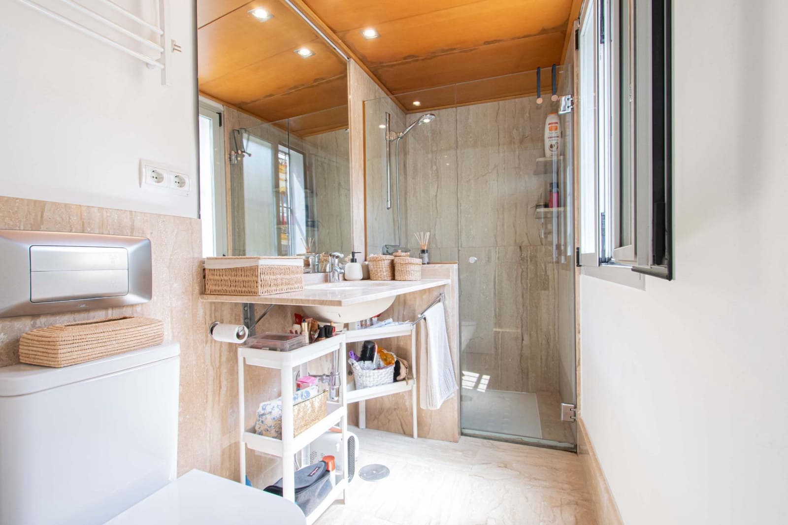 2 bedroom Townhouse for sale in Seville city with garage - € 450,000 (Ref: 9733939)