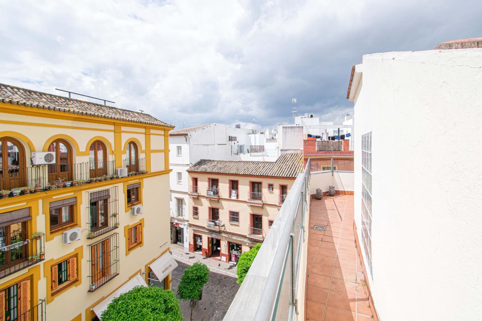 2 bedroom Townhouse for sale in Seville city with garage - € 450,000 (Ref: 9733939)