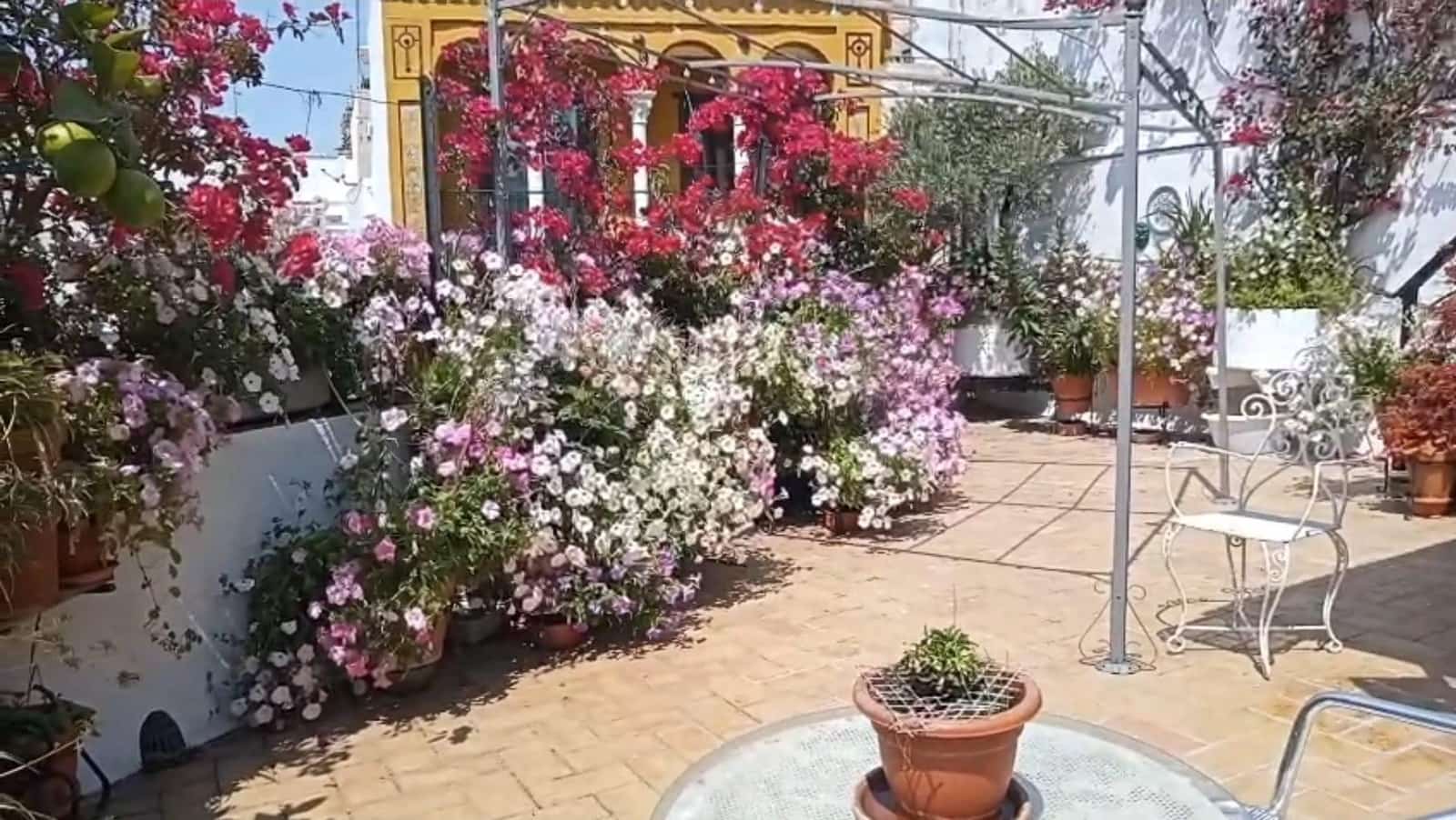 5 bedroom Townhouse for sale in Seville city with garage - € 1,495,000 (Ref: 9733940)