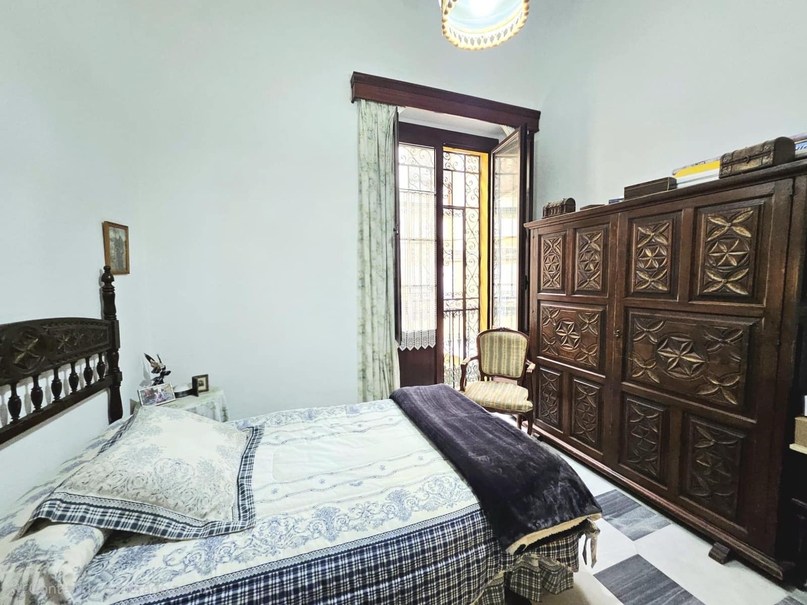 5 bedroom Townhouse for sale in Seville city with garage - € 1,495,000 (Ref: 9733940)