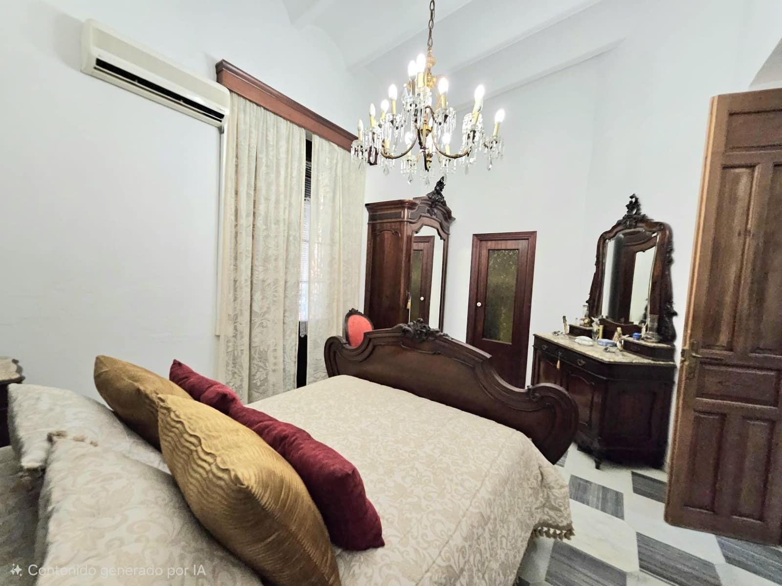 5 bedroom Townhouse for sale in Seville city with garage - € 1,495,000 (Ref: 9733940)