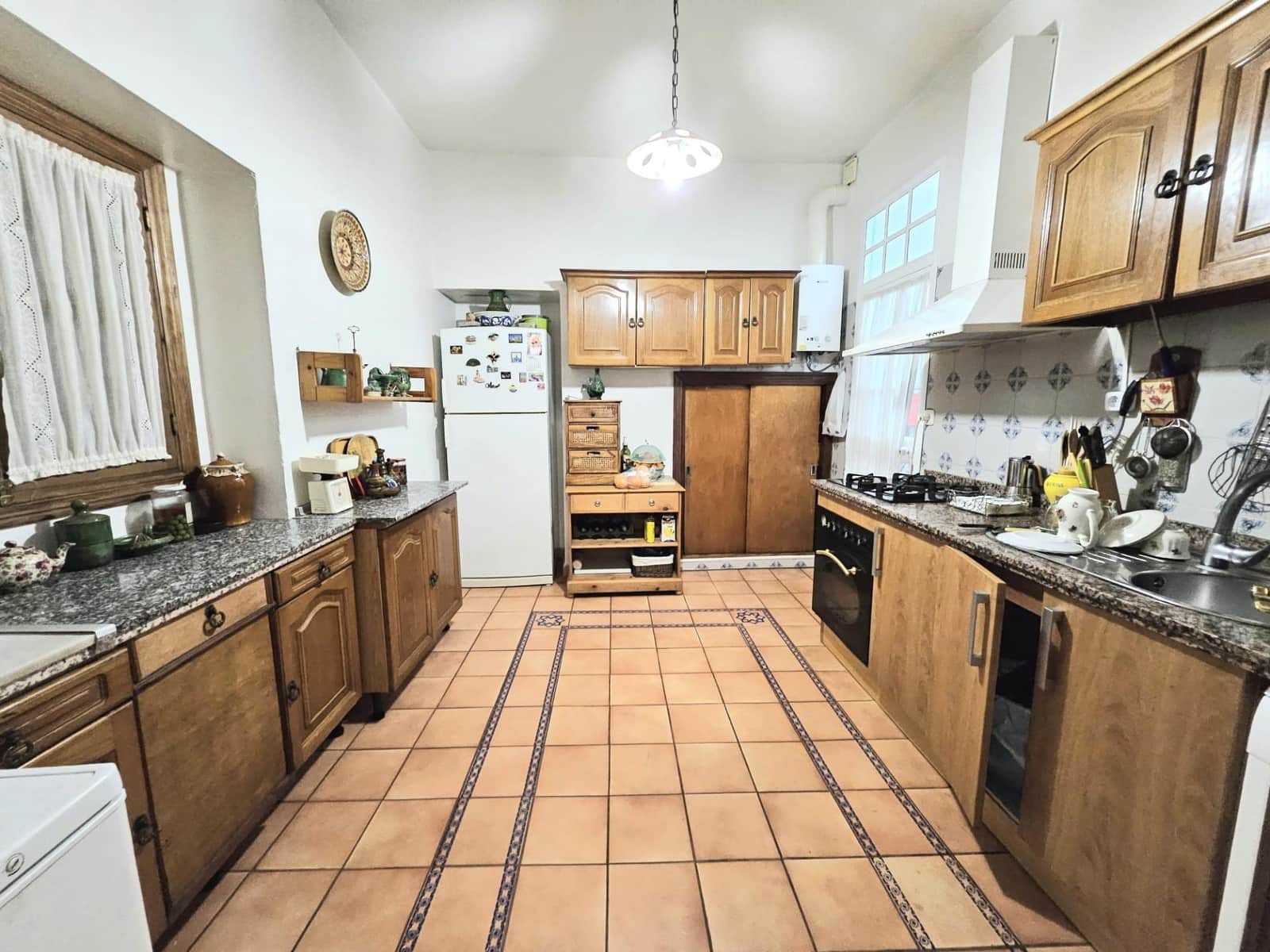 5 bedroom Townhouse for sale in Seville city with garage - € 1,495,000 (Ref: 9733940)