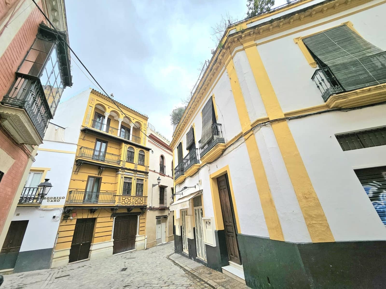 5 bedroom Townhouse for sale in Seville city with garage - € 1,495,000 (Ref: 9733940)