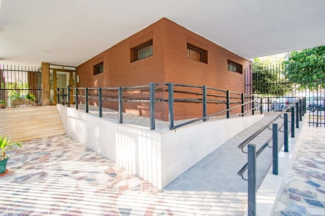 4 Zimmer Wohnung zu verkaufen in Sevilla Stadt - 432.000 € (Ref: 9735657)