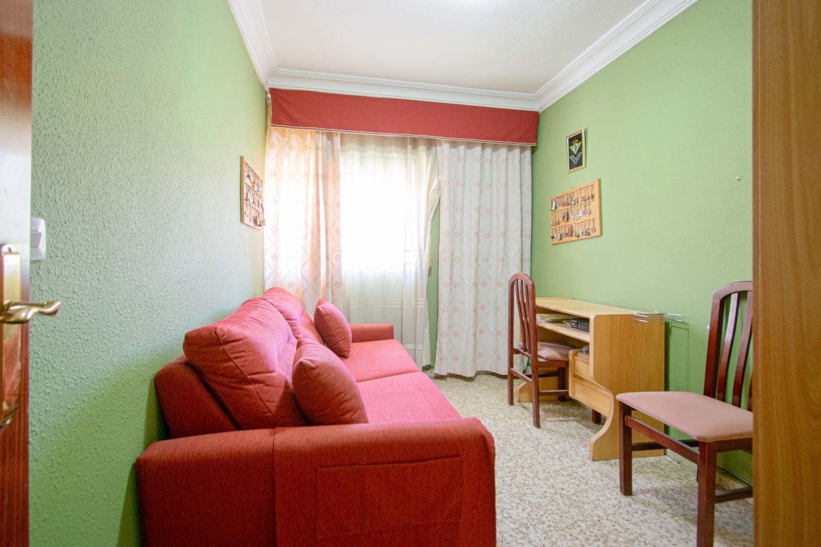 4 bedroom Flat for sale in Seville city - € 138,000 (Ref: 9735658)