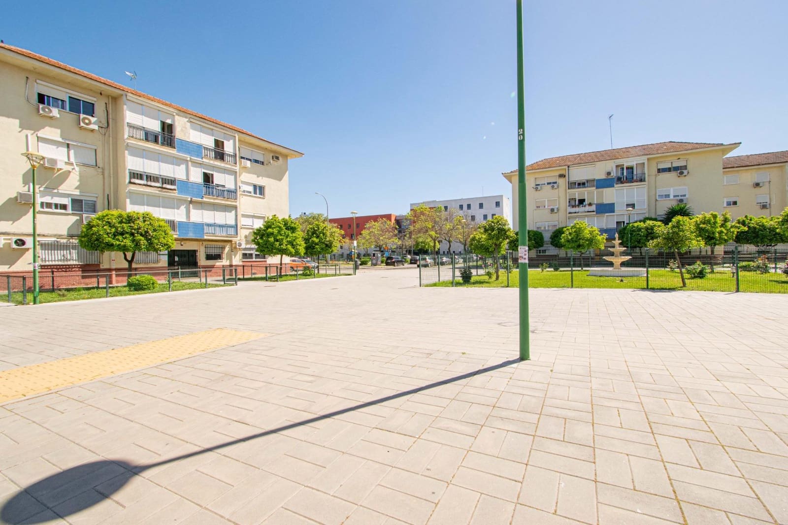 4 bedroom Flat for sale in Seville city - € 138,000 (Ref: 9735658)