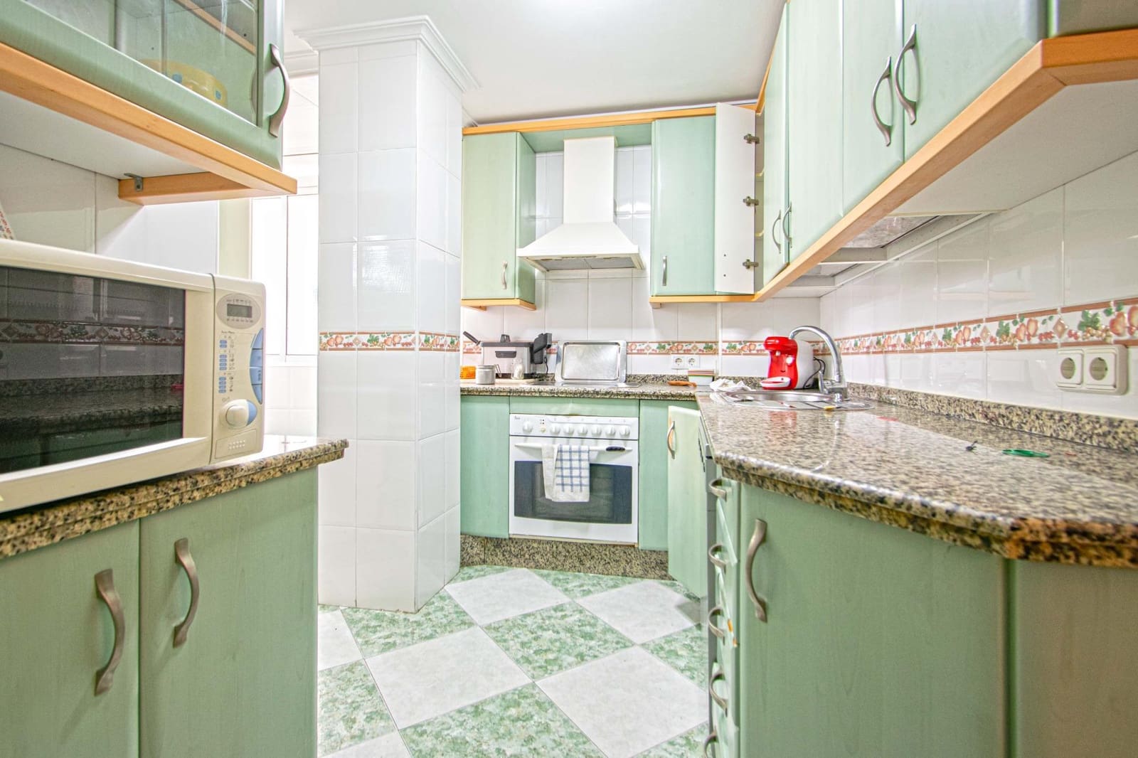 3 soveværelse Lejlighed til salg i Sevilla by - € 159.000 (Ref: 9759049)