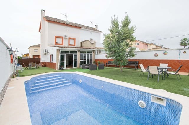 3 soverom Kjedet enebolig til salgs i Almensilla med svømmebasseng - € 320 000 (Ref: 9759050)