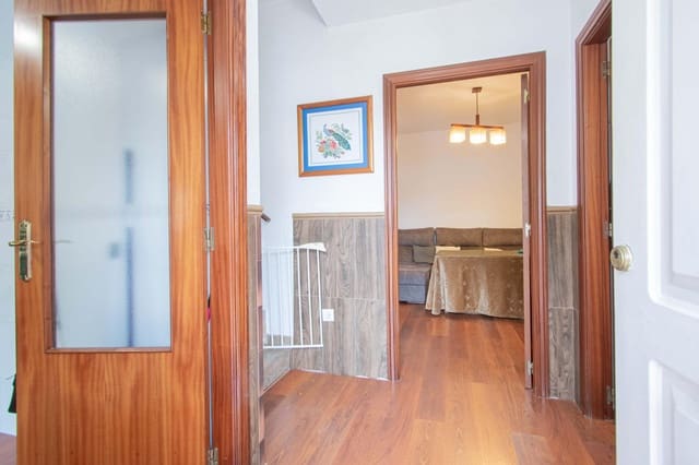 3 soverom Kjedet enebolig til salgs i Almensilla med svømmebasseng - € 320 000 (Ref: 9759050)