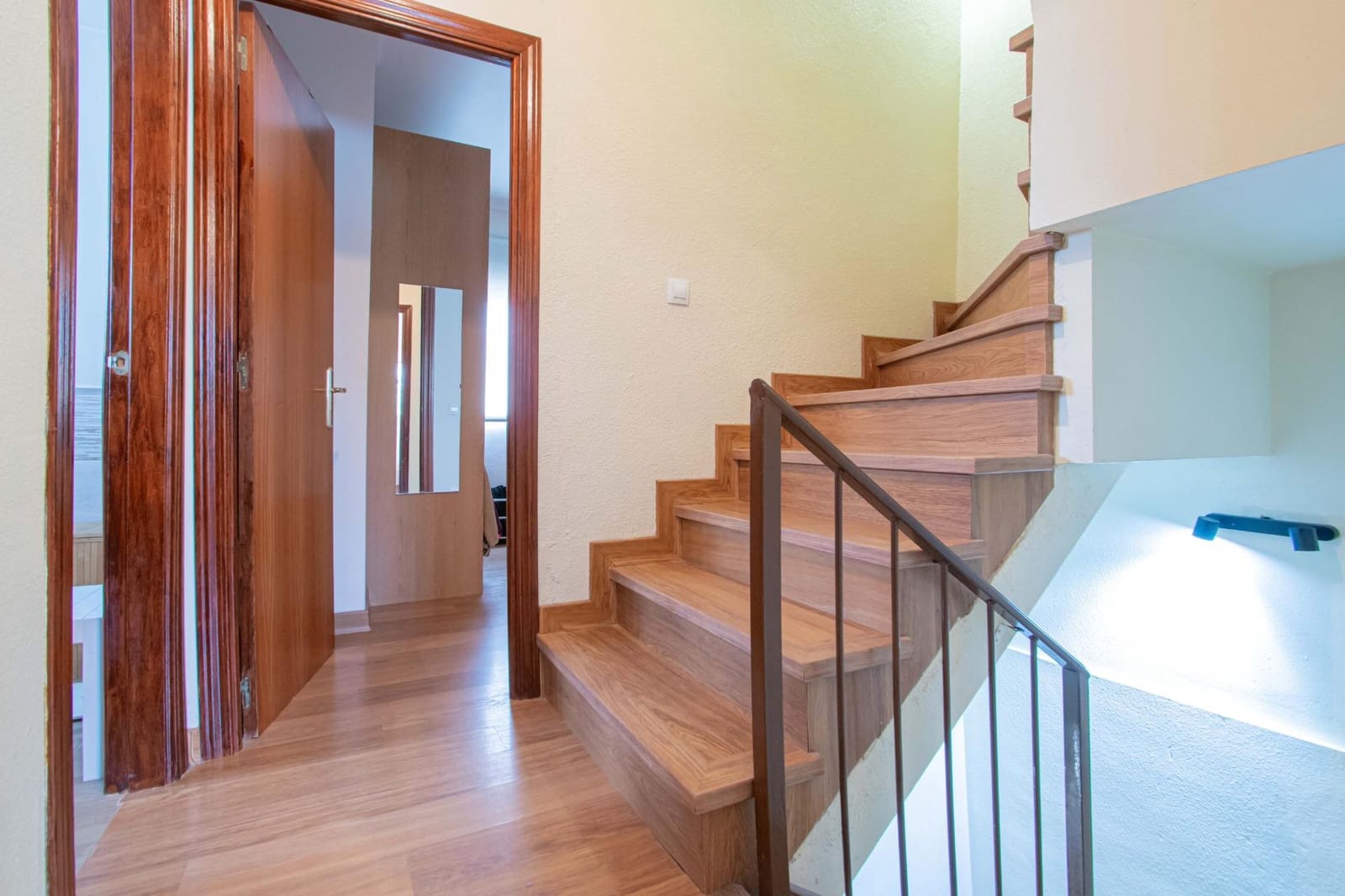 3 soverom Kjedet enebolig til salgs i Almensilla med svømmebasseng - € 320 000 (Ref: 9759050)