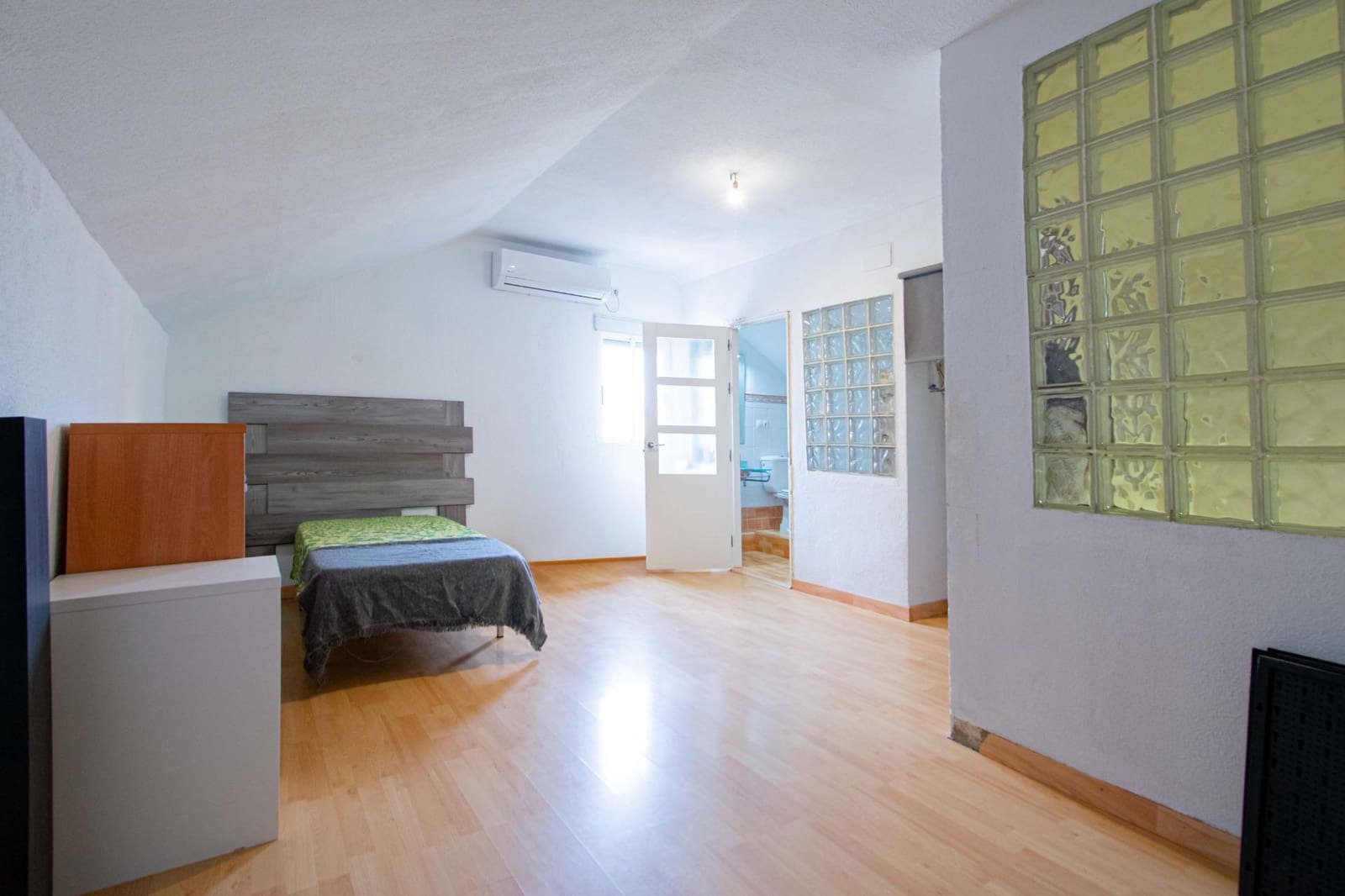 3 soverom Kjedet enebolig til salgs i Almensilla med svømmebasseng - € 320 000 (Ref: 9759050)