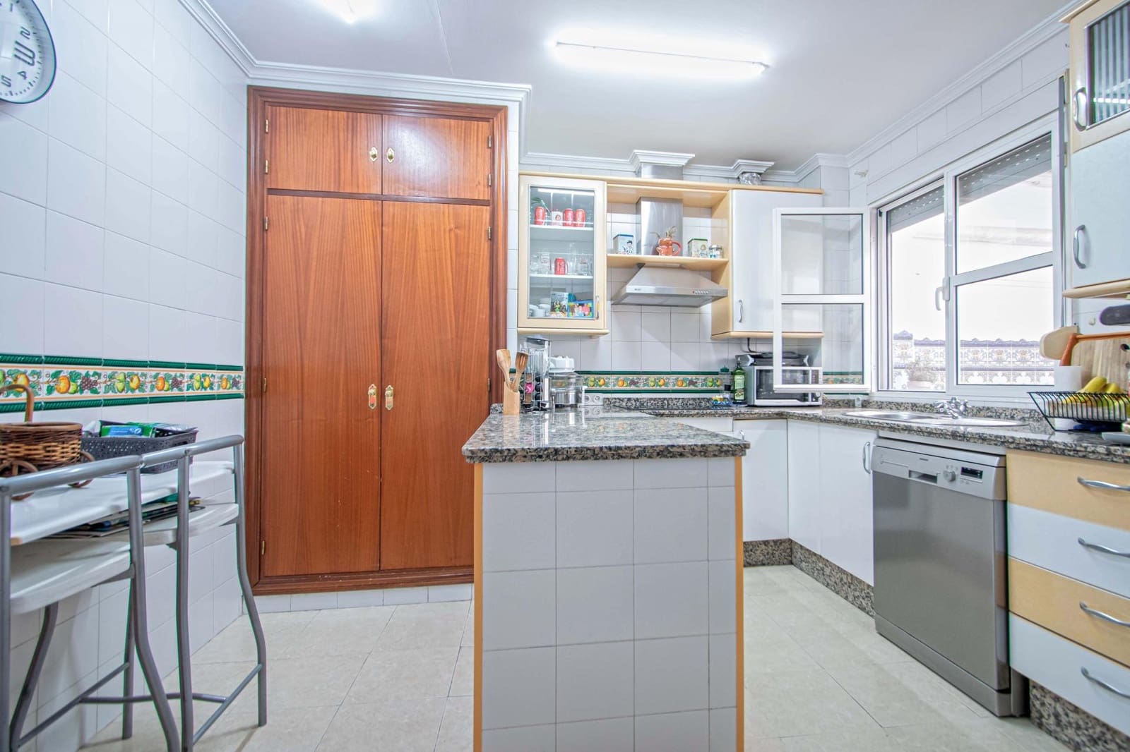 3 slaapkamer Appartement te koop in Gelves - € 168.000 (Ref: 9762053)