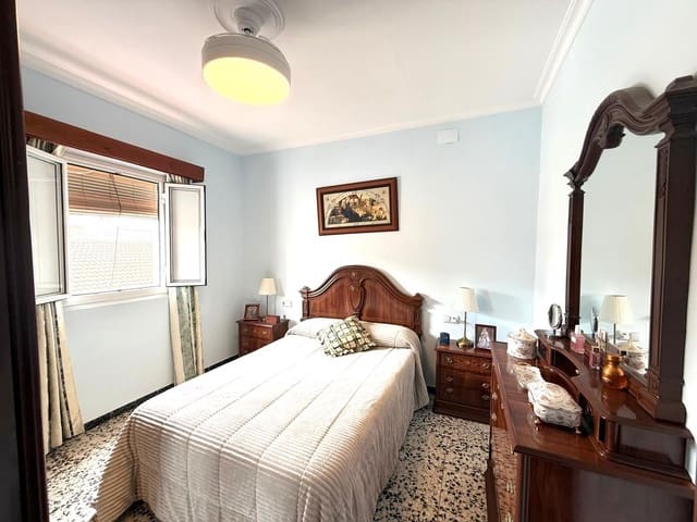 Adosado de 3 habitaciones en Aznalcázar en venta - 119.000 € (Ref: 9763671)