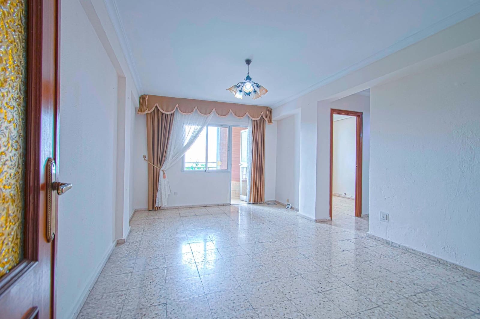 Piso de 3 habitaciones en Sevilla ciudad en venta - 200.000 € (Ref: 9770714)