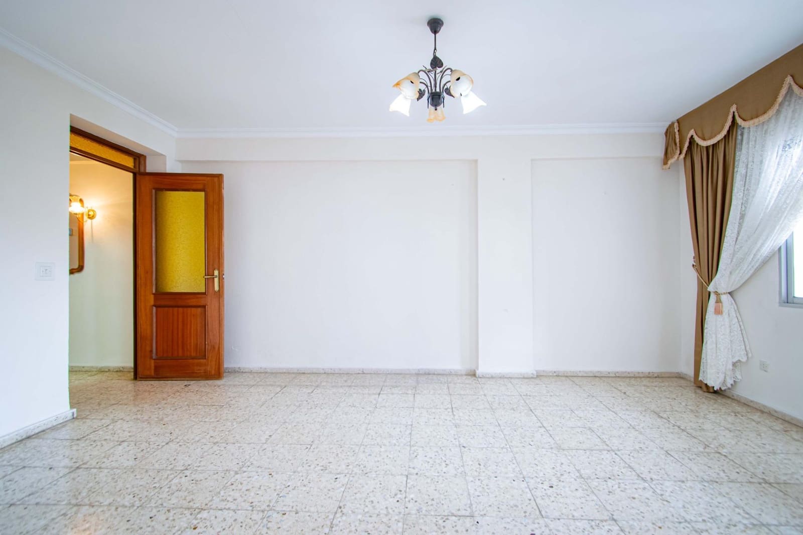 Piso de 3 habitaciones en Sevilla ciudad en venta - 200.000 € (Ref: 9770714)