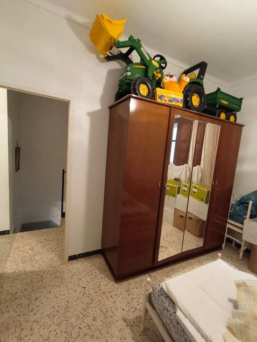 6 bedroom Townhouse for sale in El Saucejo with garage - € 80,000 (Ref: 9770717)