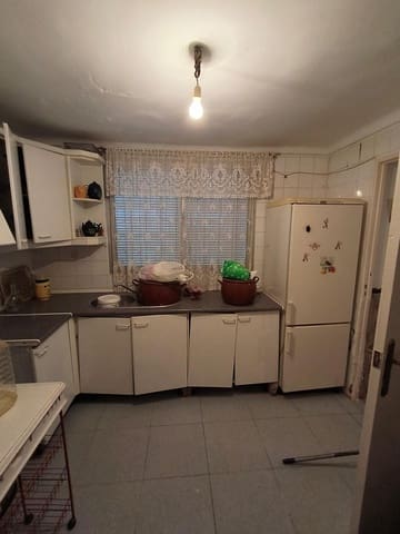 6 soveværelse Byhus til salg i El Saucejo med garage - € 80.000 (Ref: 9770717)