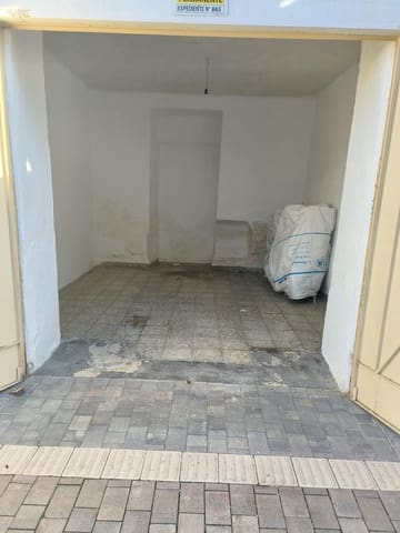 6 soveværelse Byhus til salg i El Saucejo med garage - € 80.000 (Ref: 9770717)