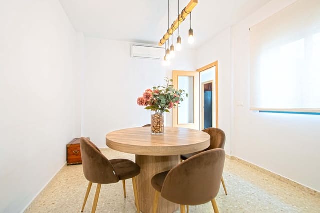 3 slaapkamer Rijtjeshuis te koop in Villanueva del Ariscal met garage - € 182.000 (Ref: 9773141)