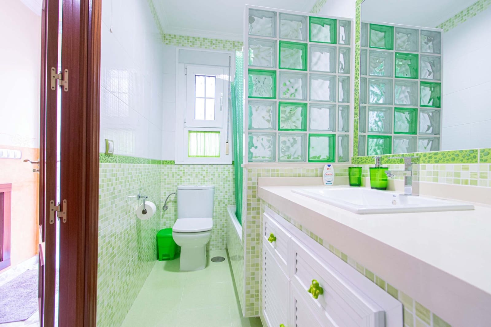 3 camera da letto Villa in vendita in Castilleja de la Cuesta con piscina - 295.000 € (Rif: 9773142)