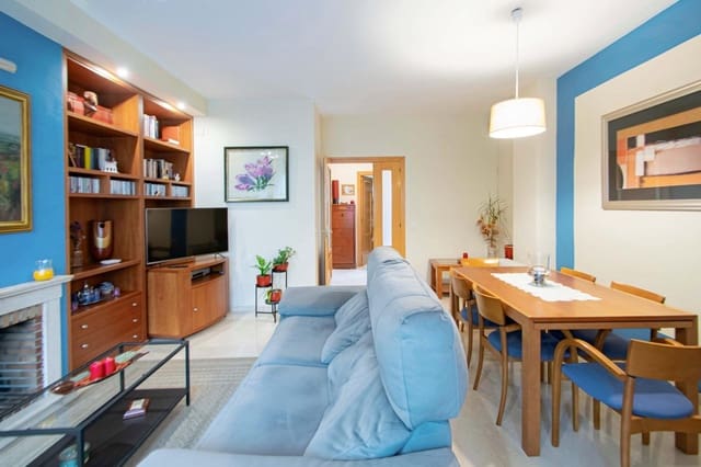 4 bedroom Semi-detached Villa for sale in Mairena del Aljarafe - € 335,000 (Ref: 9773145)