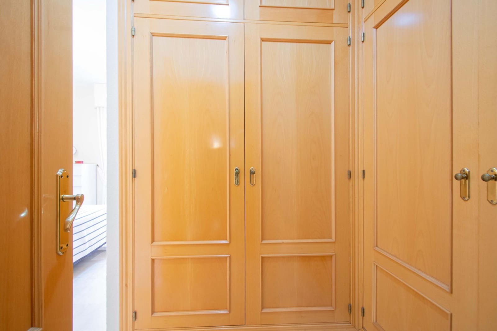 4 bedroom Semi-detached Villa for sale in Mairena del Aljarafe - € 335,000 (Ref: 9773145)