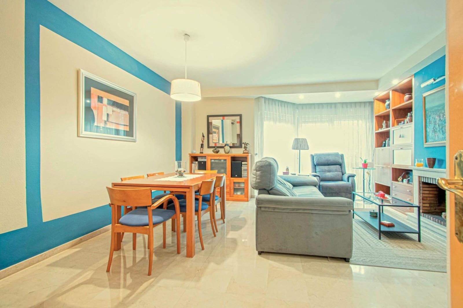 4 bedroom Semi-detached Villa for sale in Mairena del Aljarafe - € 335,000 (Ref: 9773145)