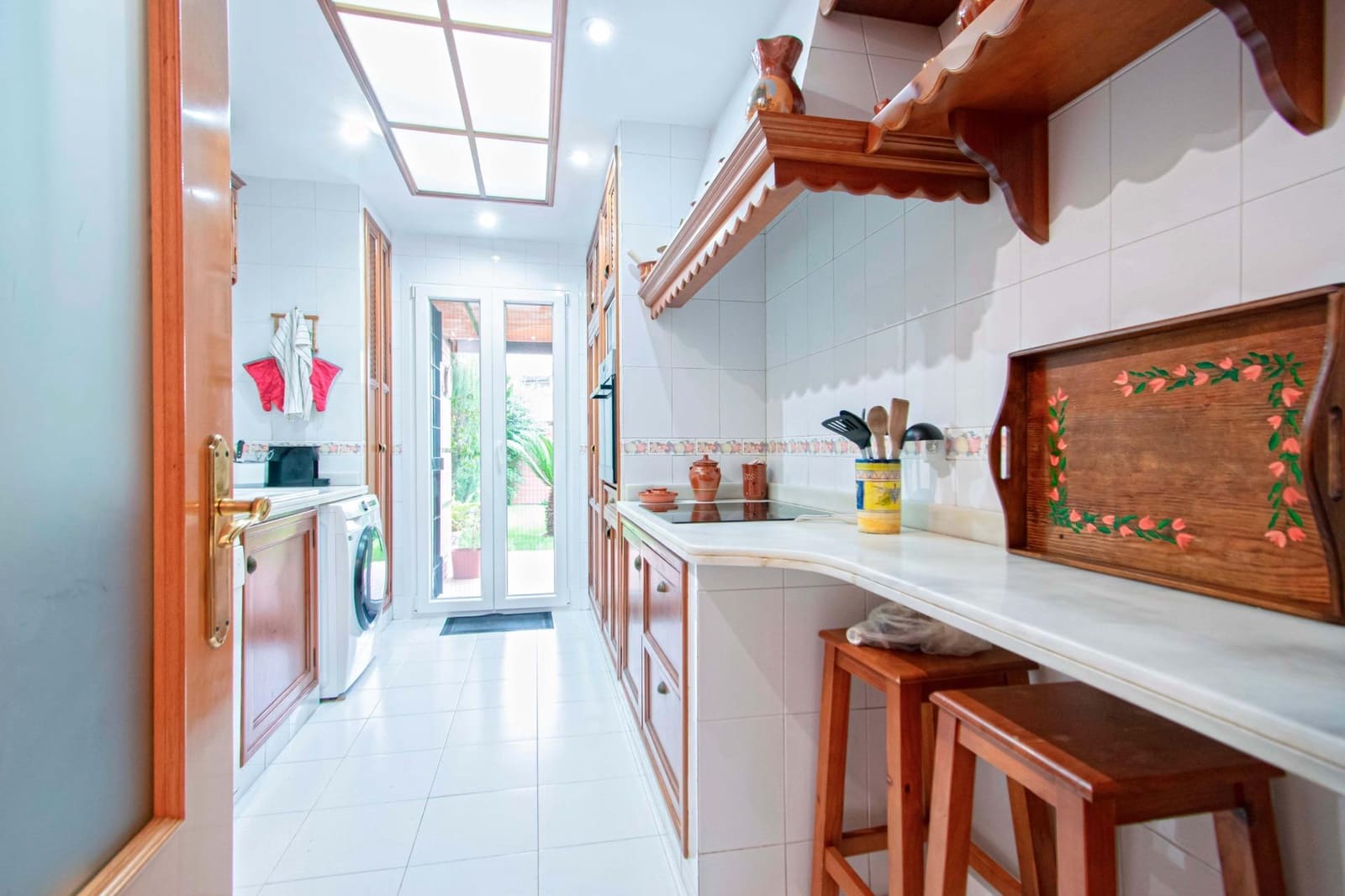 4 bedroom Semi-detached Villa for sale in Mairena del Aljarafe - € 335,000 (Ref: 9773145)