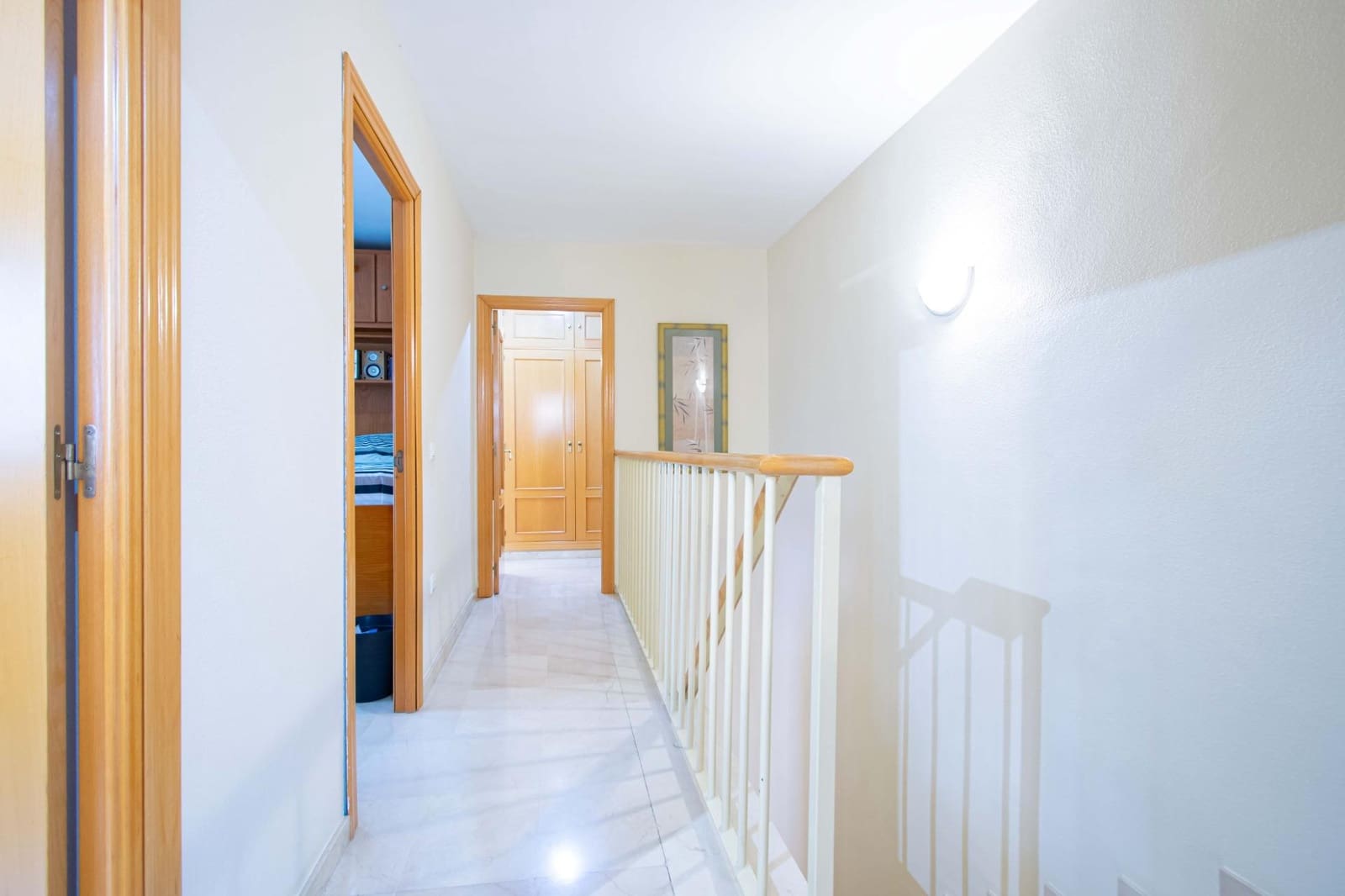 4 bedroom Semi-detached Villa for sale in Mairena del Aljarafe - € 335,000 (Ref: 9773145)