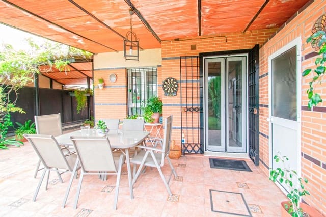 Pareado de 4 habitaciones en Mairena del Aljarafe en venta - 335.000 € (Ref: 9773145)