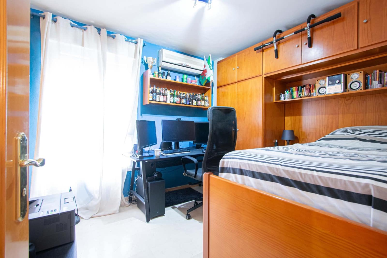 4 bedroom Semi-detached Villa for sale in Mairena del Aljarafe - € 335,000 (Ref: 9773145)